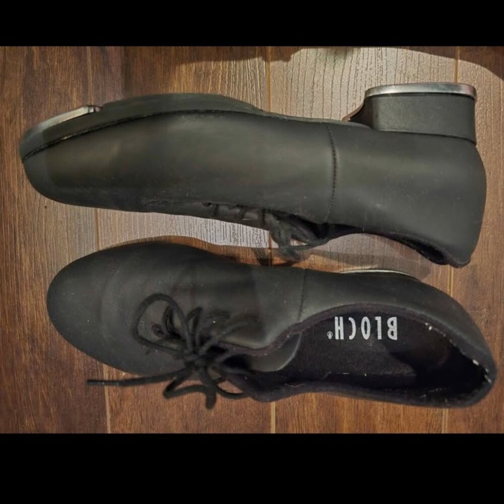 Adult tap shoes